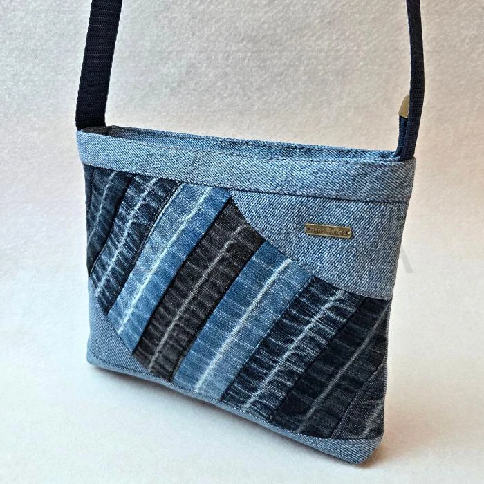 Modrá jeansová crossbody kabelka AKVAMARÍN 21