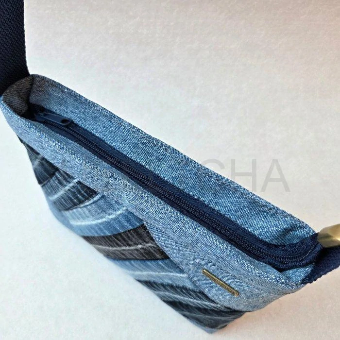Modrá jeansová crossbody kabelka AKVAMARÍN 21