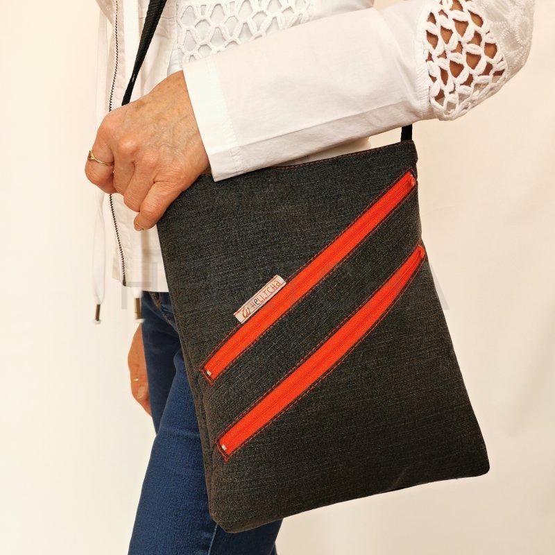 Riflová červeno černá kabelka CROSSBODY3