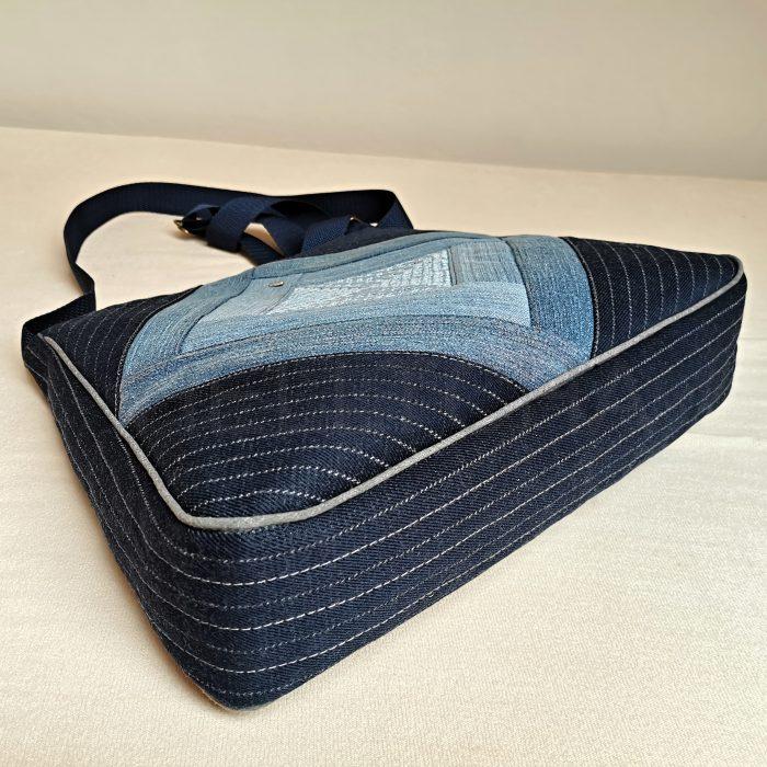 Jeansová kabelka s háčkovanou vsadkou ACHÁT 3