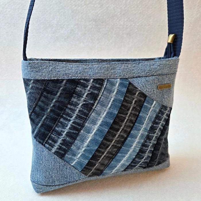 Modrá jeansová crossbody kabelka AKVAMARÍN 21