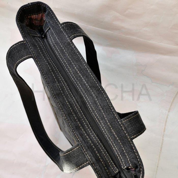 Černá riflová taška ozdobená zipy JANTAR 5