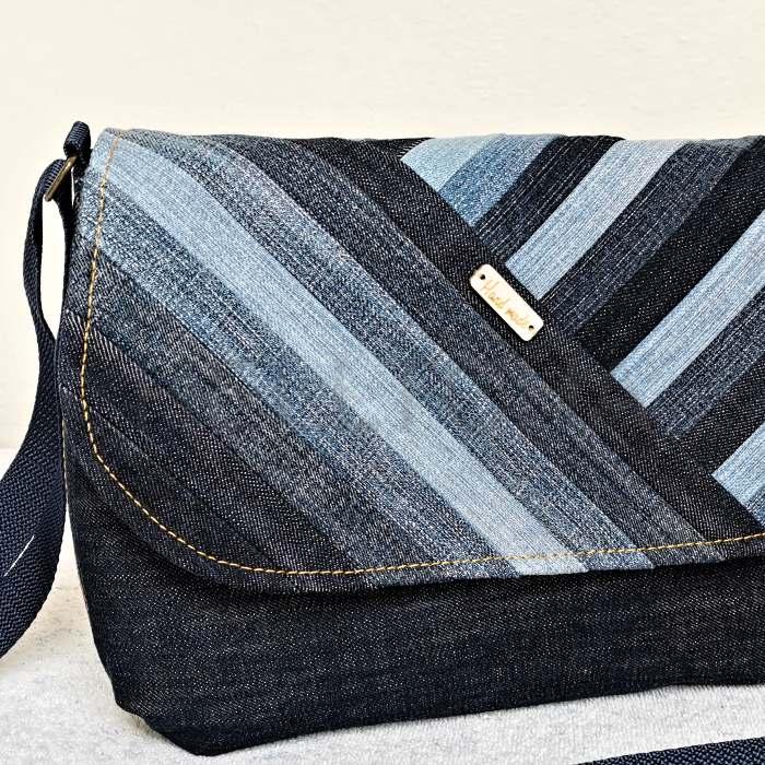 Jeansová crossbody kabelka s klopou SPINEL 1