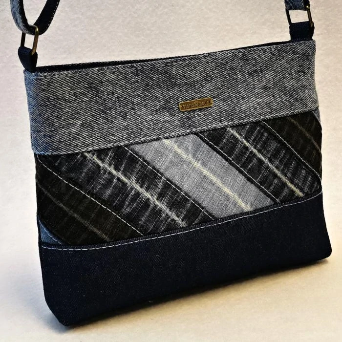 Modrá jeansová crossbody kabelka AKVAMARÍN 19